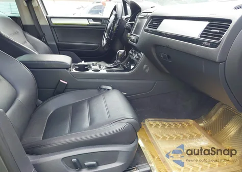 2011 Volkswagen Touareg Vr6 Sport z USA, uszkodzony, nr VIN WVGFF9BP0BD003690